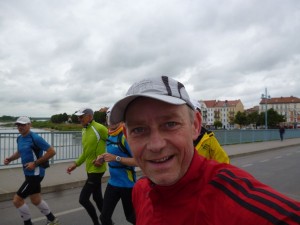 Spaß am Laufen auf der Oder-Brücke. (Foto: Jörg Levermann)